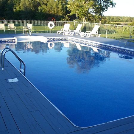 Acadia Sunrise Motel Trenton Bagian luar foto
