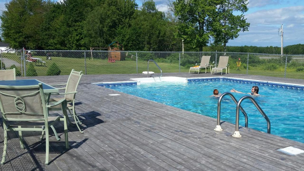 Acadia Sunrise Motel Trenton Bagian luar foto